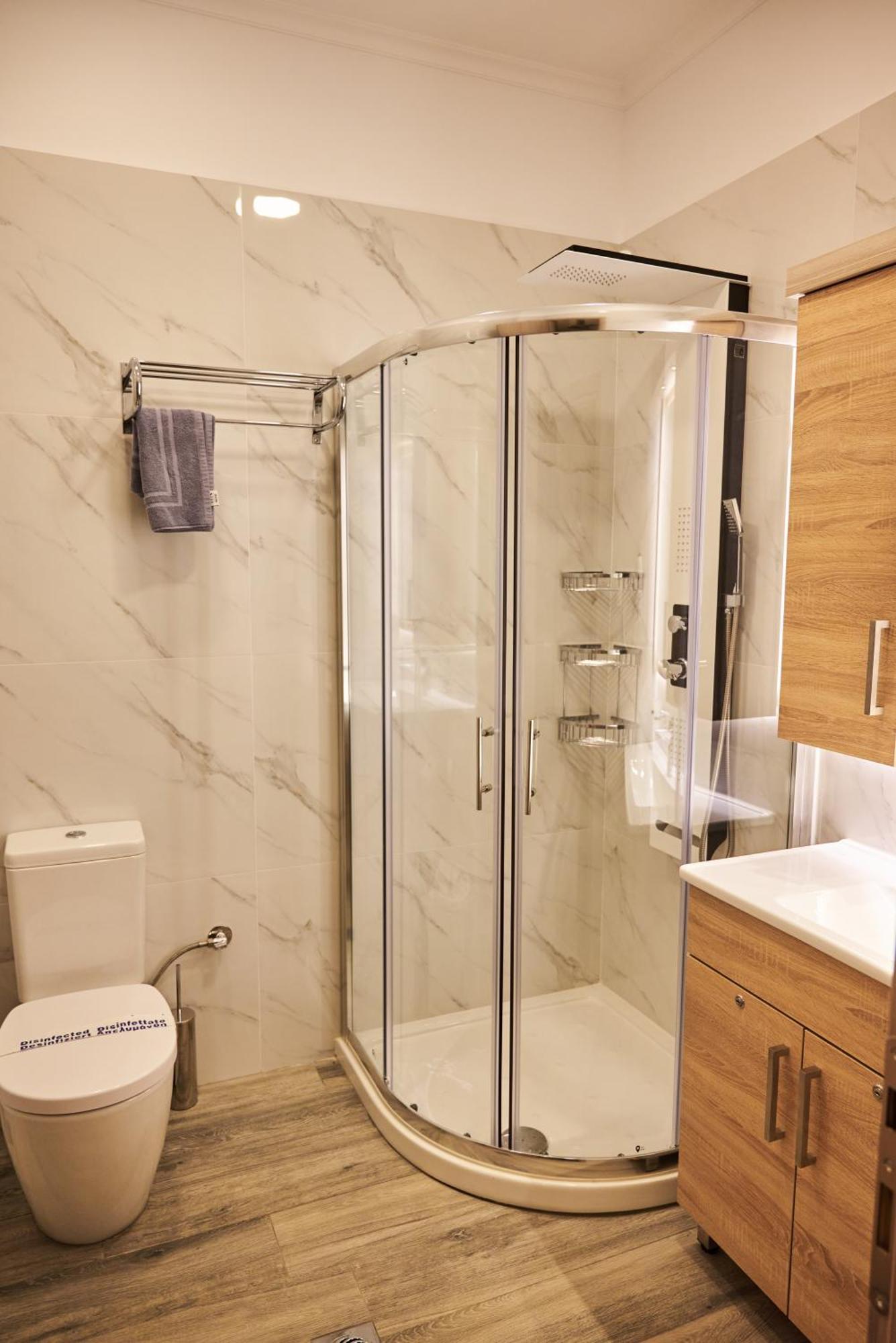 Famissi Suites 1 Kalampáka Ngoại thất bức ảnh