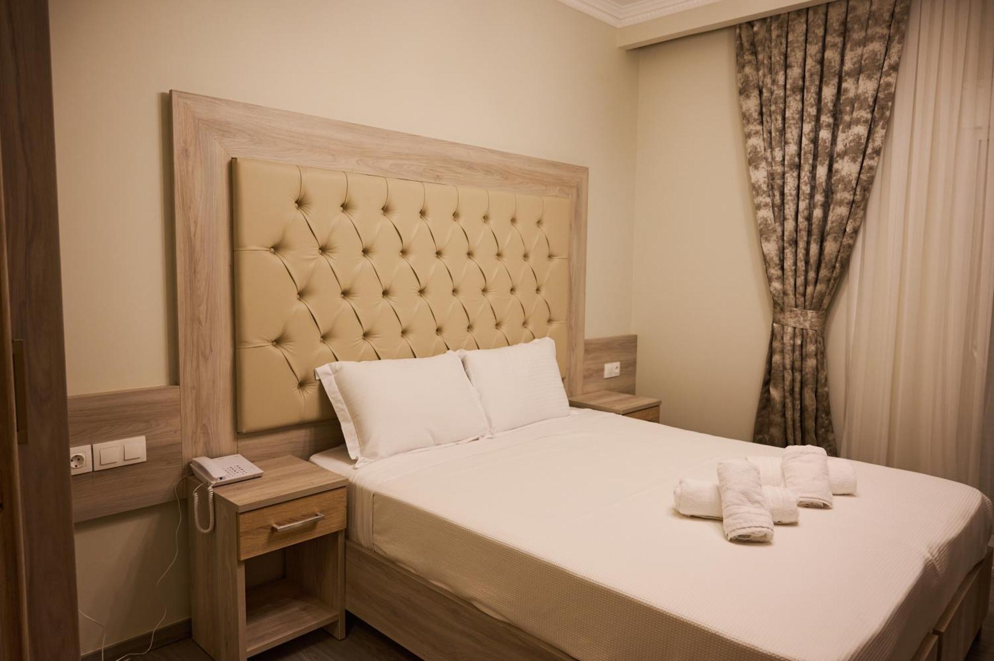 Famissi Suites 1 Kalampáka Ngoại thất bức ảnh
