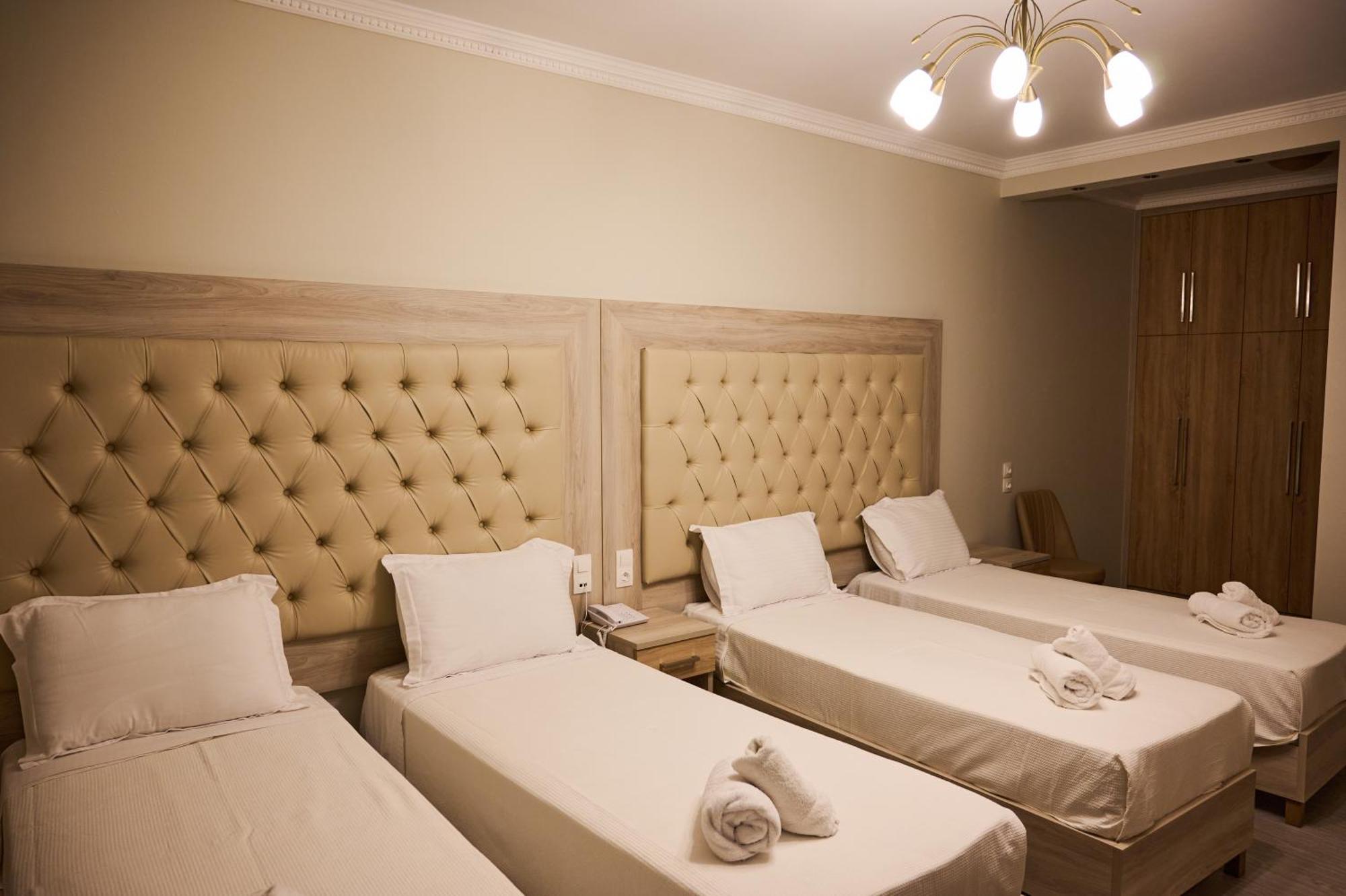 Famissi Suites 1 Kalampáka Ngoại thất bức ảnh